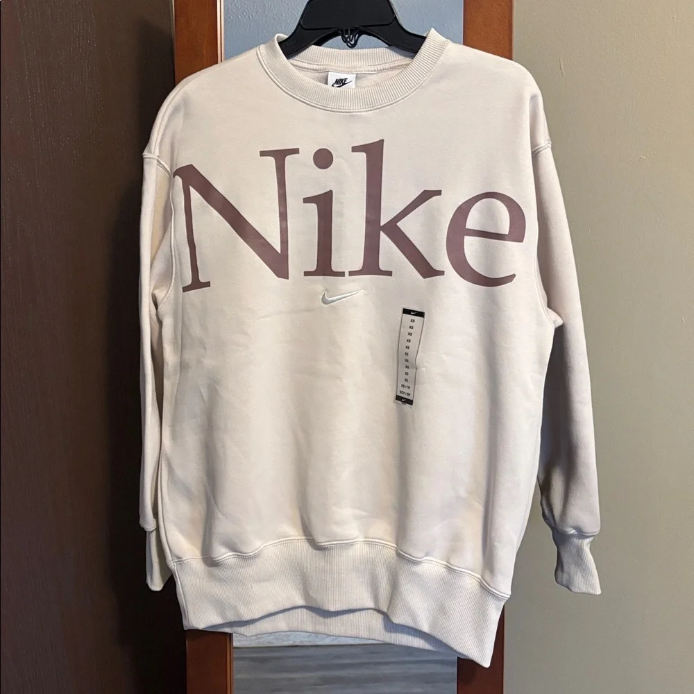 NWT Nike Women’s Crewneck Size XS - Picture 1 of 8